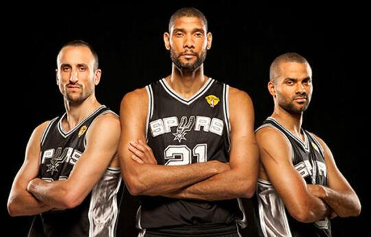 大发神威！麦克维21投16中怒砍47分创生涯新高（麦克维狂飙47分！21投16中刷新生涯新高）