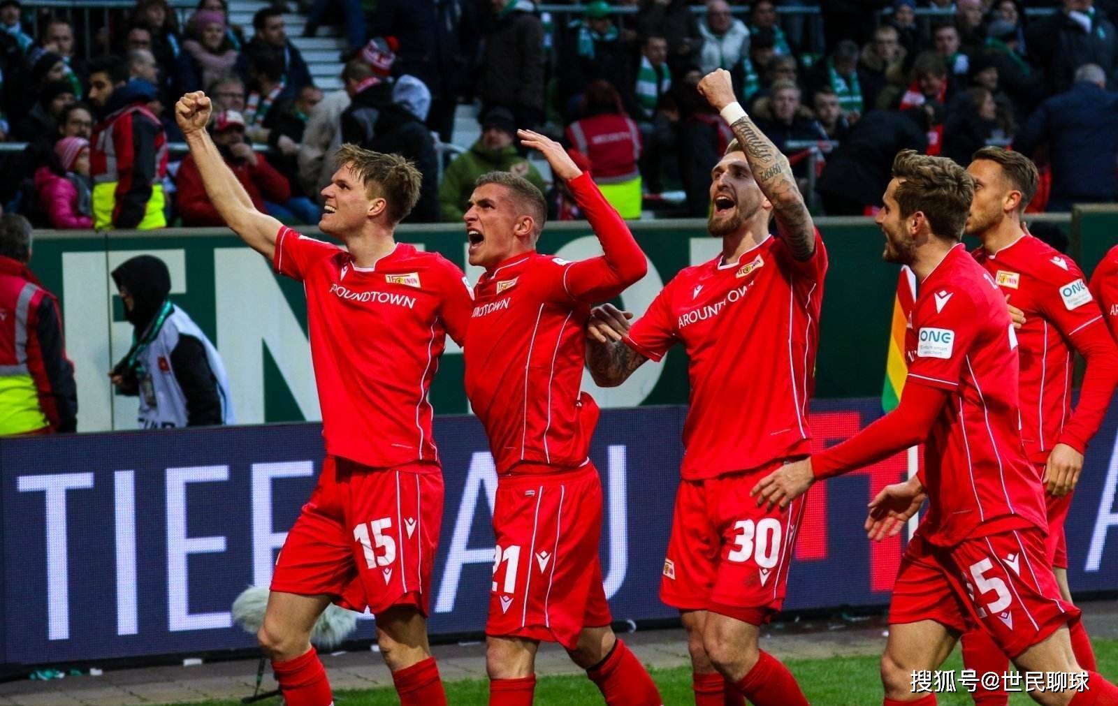 逆天，挪威甲门将点球大战一脚将摆好的球踢走以干扰对方（挪威甲门将在点球大战中踢走已摆好的球干扰对手）