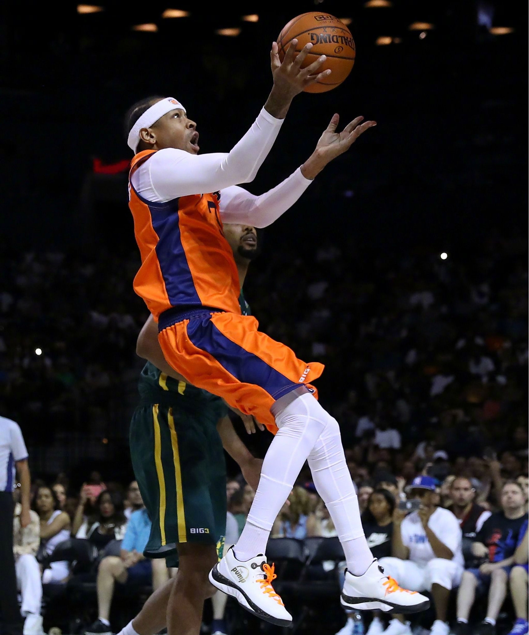 当火箭将对手得分限制在110分以下时，球队12战全胜（火箭把对手得分守在110分以下时，战绩12胜0负）