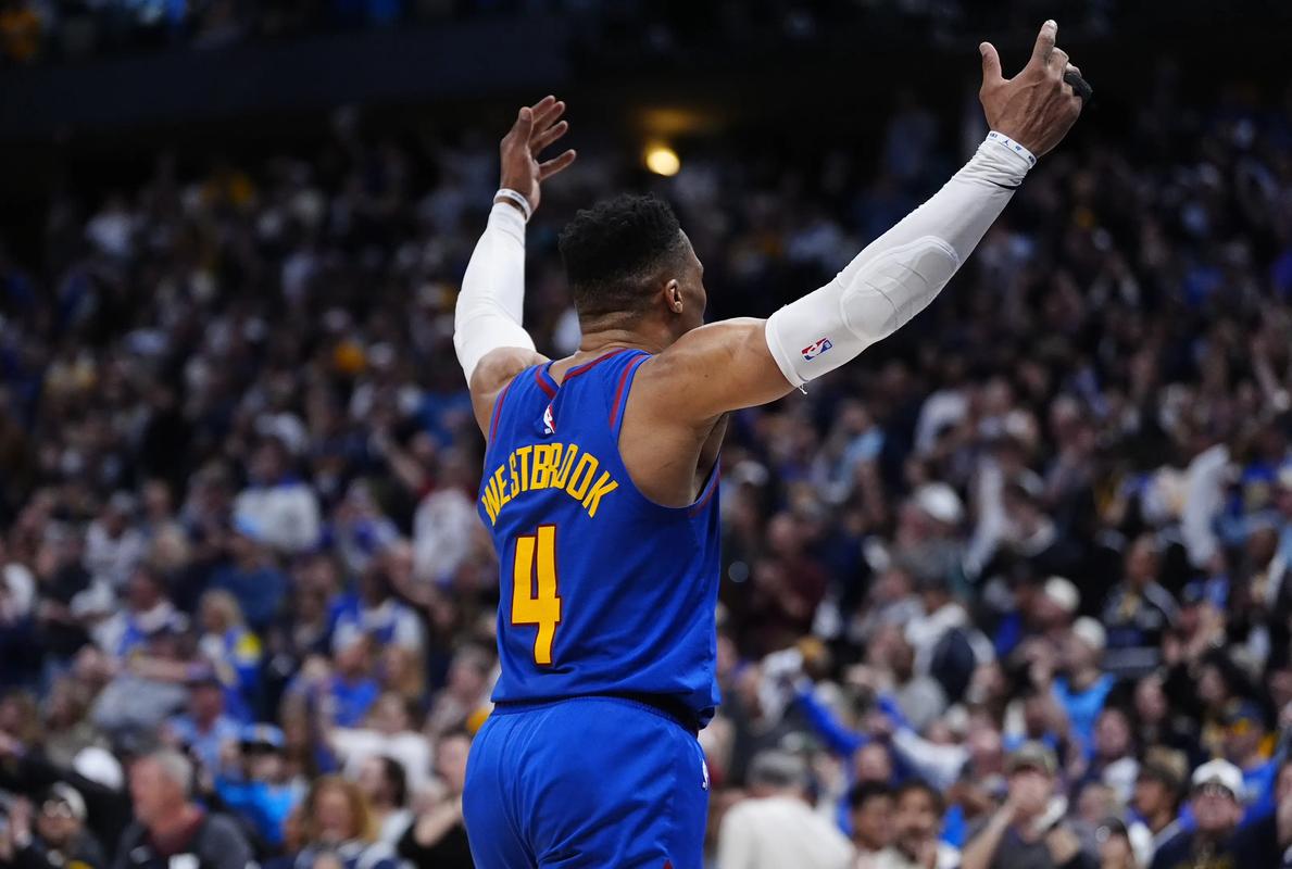 鲁媒：山东泰山队将于明年1月7日赴海口冬训，由韩鹏带队（鲁媒称：韩鹏率山东泰山明年1月7日前往海口开启冬训）