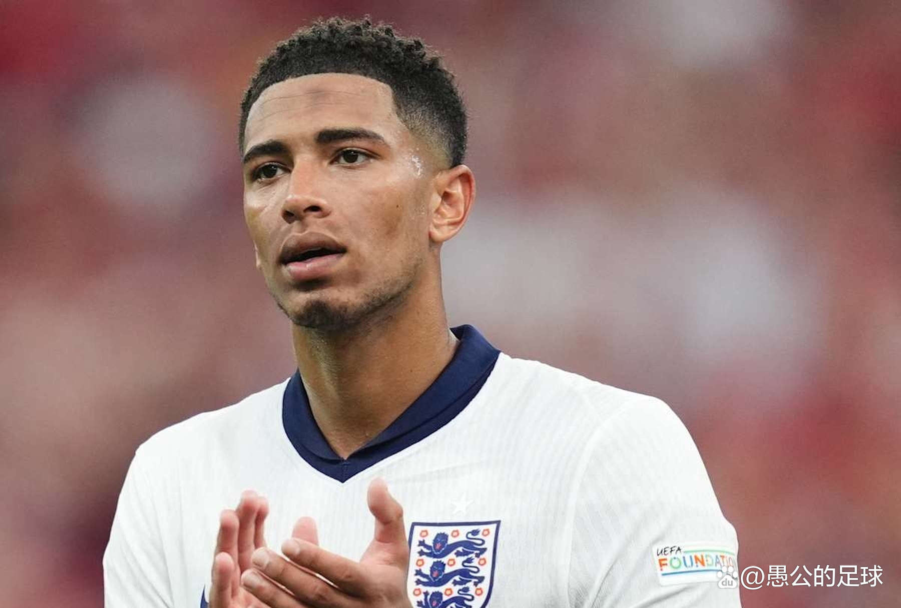 防线告急！曼联连续9场失球，英超丢球数高居第六（后防告急：曼联已连续9场被破门，英超失球数位列第六）