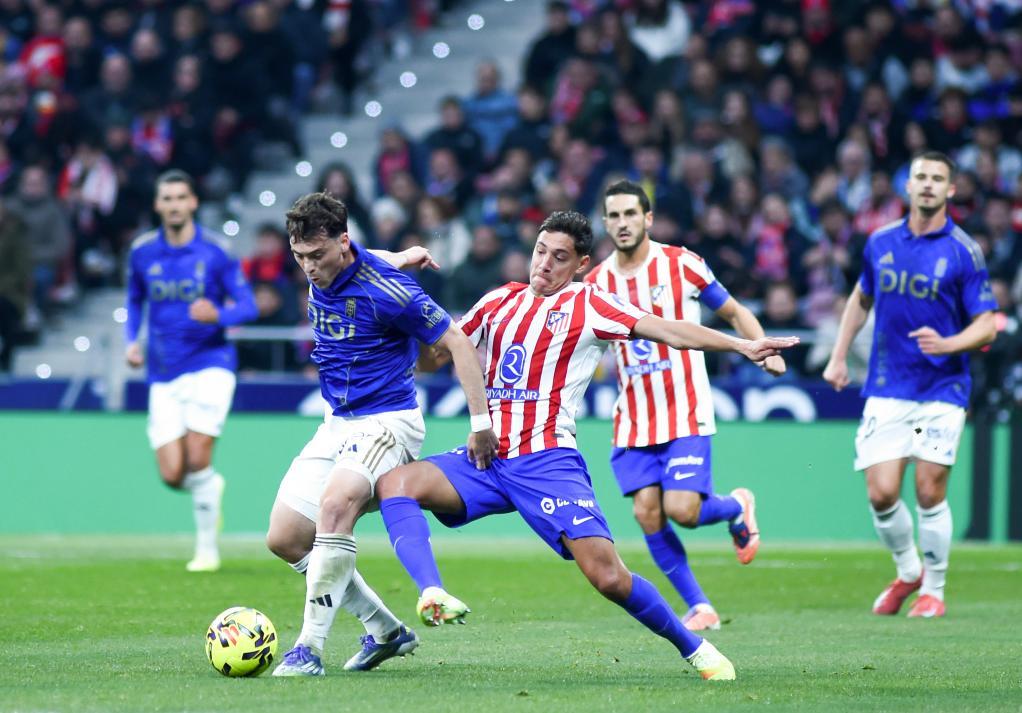 老鹰队迎来关键三分球，杰伦·约翰逊再展神威（老鹰命中致胜三分，杰伦·约翰逊再度发威）