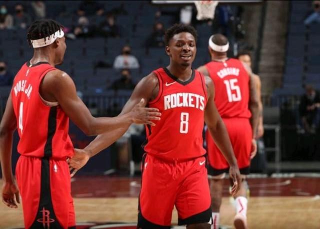 塔帅：今天轮换了8人但我们并没失去默契，这让我非常高兴（塔帅：今日轮换8人，默契未减，我很欣慰）