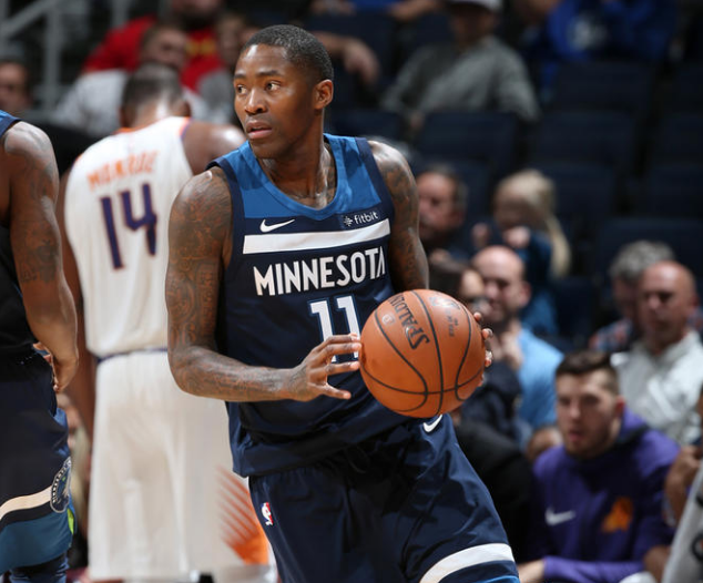 首秀中规中矩！张镇麟替补12中3拿到10分3助（首战表现平平：张镇麟替补12投3中，贡献10分3助攻）