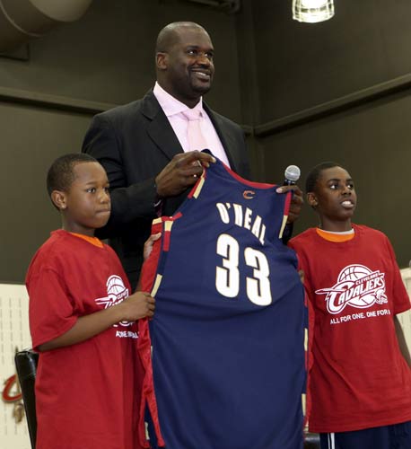 形势不妙！雄鹿7连败现存联盟最长，排名跌至东部第11（警报拉响！雄鹿吞下7连败成联盟现役最长，东部排名跌至第11）