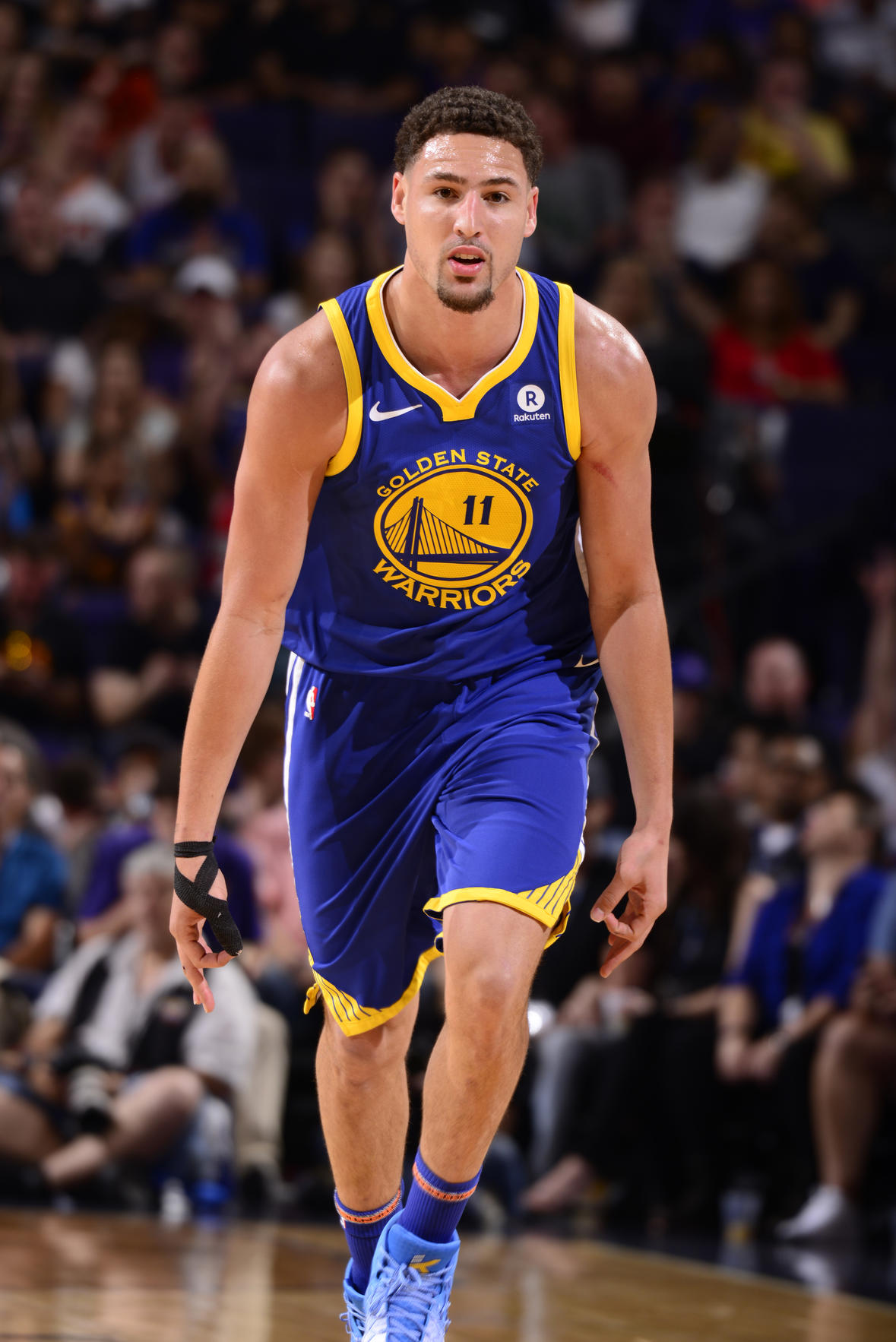 内讧细节曝出，追梦怒骂科尔！勇士已与数队讨论交易明确两大需求（队内矛盾细节浮出水面，追梦怒怼科尔！勇士与多队洽谈交易，明确两项补强诉求）